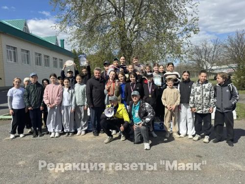 В поселке Актюбинский прошла легкоатлетическая эстафета между школами