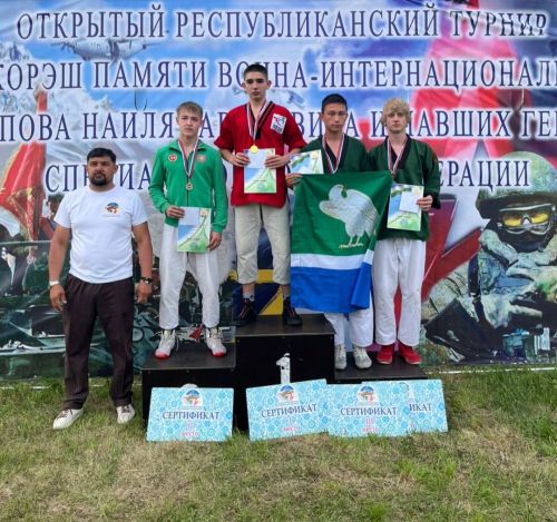 Борцы из Азнакаево вернулись из Башкортостана с победами