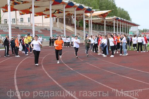 Азнакайда мәгариф хезмәткәрләре спортта сыналды