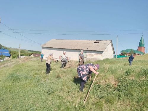 Мәндәй авылында Сабантуй алды өмәсен гөрләттеләр