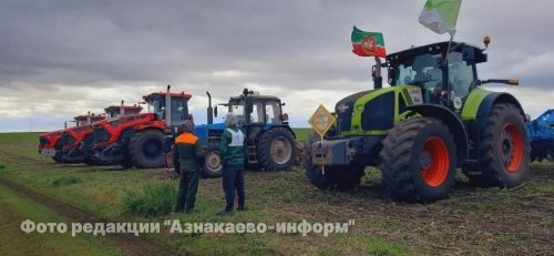 Азнакай сабанчылары үзләренең осталыгын сынады: районның иң уңган механизаторлары ачыкланды