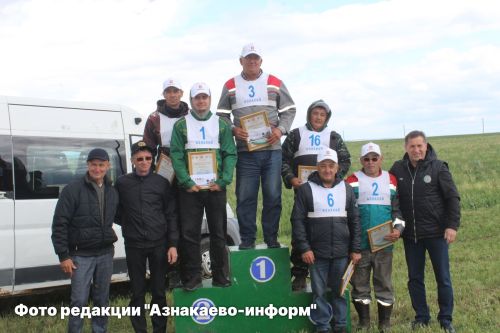 Азнакай сабанчылары үзләренең осталыгын сынады: районның иң уңган механизаторлары ачыкланды