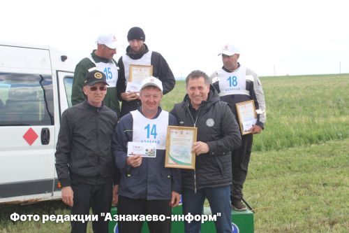 Азнакай сабанчылары үзләренең осталыгын сынады: районның иң уңган механизаторлары ачыкланды