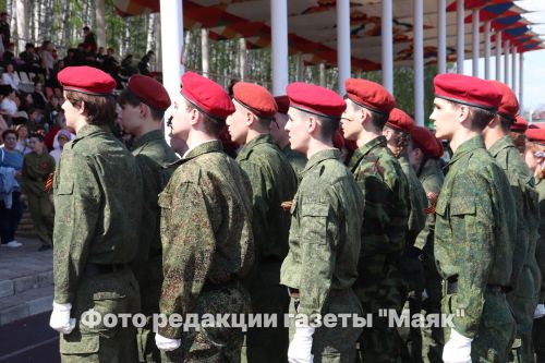 Азнакай укучылары стройда йөрү осталыгын күрсәтте