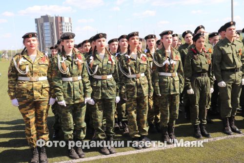 Азнакай укучылары стройда йөрү осталыгын күрсәтте