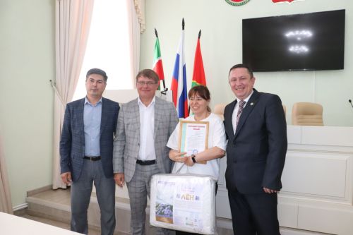 Азнакайда почта бүлекчәсе хезмәткәрләре белән очрашу узды