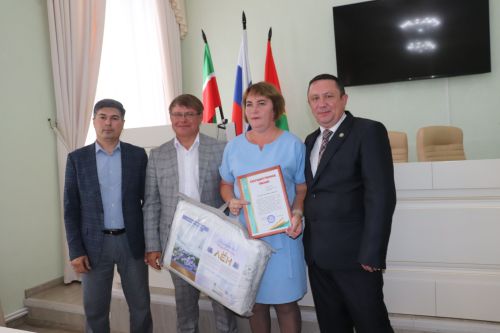 Азнакайда почта бүлекчәсе хезмәткәрләре белән очрашу узды