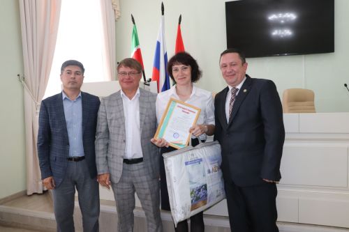 Азнакайда почта бүлекчәсе хезмәткәрләре белән очрашу узды