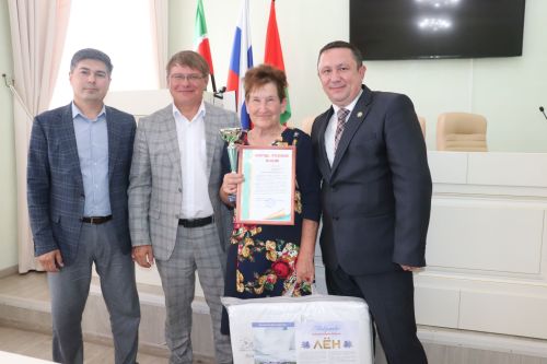 Азнакайда почта бүлекчәсе хезмәткәрләре белән очрашу узды