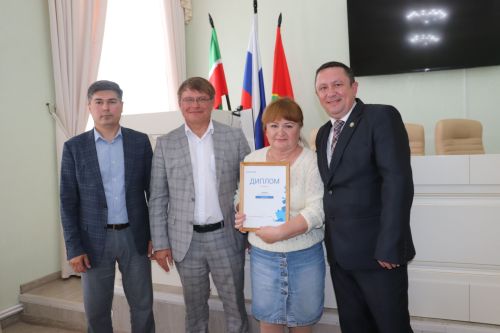 Азнакайда почта бүлекчәсе хезмәткәрләре белән очрашу узды