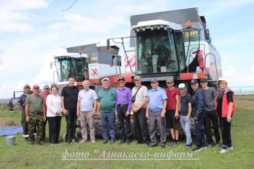 Азнакайда терлек азыгы әзерләү техникасының әзерлеген тикшерделәр