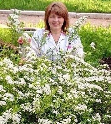 Ак халатлы фәрештә