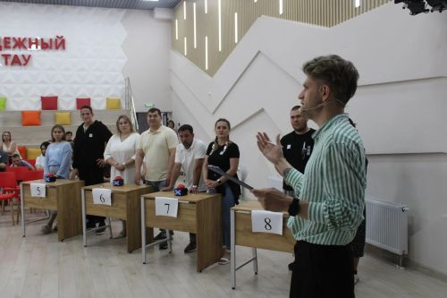 Мөһерсез мәхәббәт: Азнакайда яшьләр белән гаилә кыйммәтләре турында сөйләштеләр