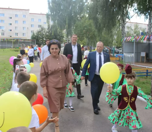 Детский сад №18 «Улыбка» в Азнакаево встречает ребят после капитального ремонта!