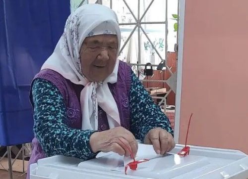 Татшуган авылында үз тавышларын өлкән буын кешеләре дә актив бирә