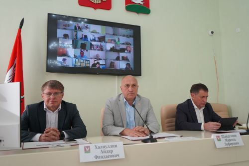 Еженедельное совещание руководителей предприятий и организаций
