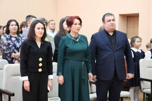В Азнакаевской школе №1 состоялось посвящение учащихся в движение «Орлята России»