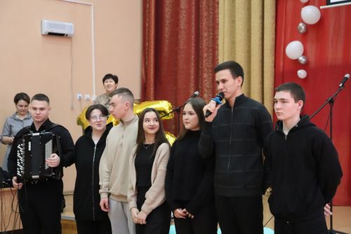 В Азнакаево торжественно прошёл юбилей школы №1