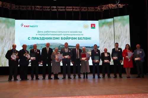 В Азнакаево чествовали работников сельского хозяйства