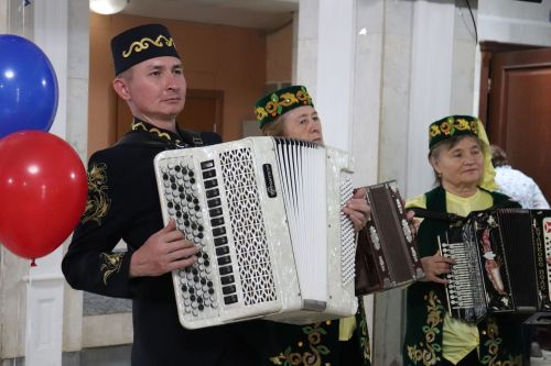В Азнакаево население объединил День единства народов 2 ноября
