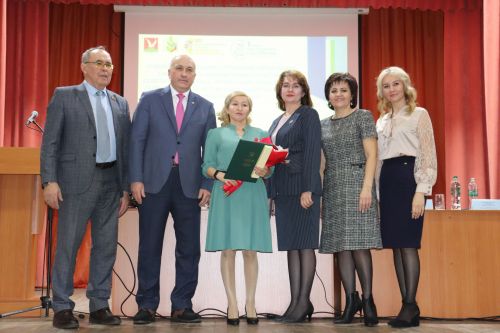 Азнакай мәгариф идарәсе һәм  район мәгариф профсоюз оешмалары советының уртак киңәшмәсе узды