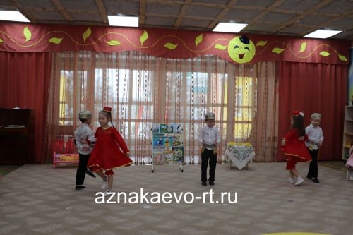 Азнакаевские поэтессы побывали в гостях в детском саду “Салават күпере”