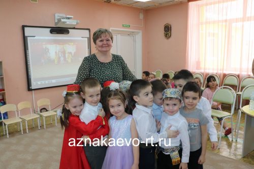 Азнакаевские поэтессы побывали в гостях в детском саду “Салават күпере”