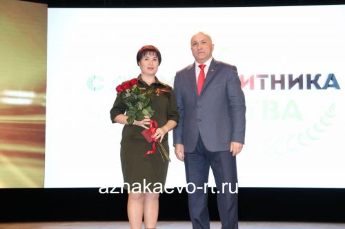 В Азнакаево поздравили защитников Отечества