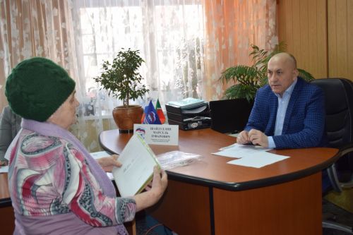 Секретарь Азнакаевского отделения "Единой России" Марсель Шайдуллин провел прием граждан