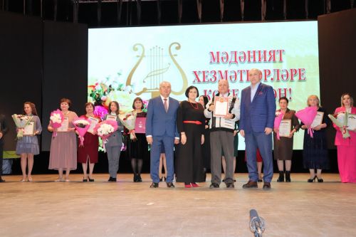 Работников культуры Азнакаево поздравили с праздником