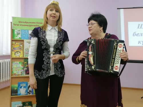 Азнакаевские поэтессы встретились с учащимися