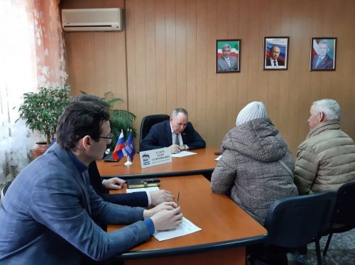 Азнакаевцев принял депутат Госсовета РТ Тахир Хадеев