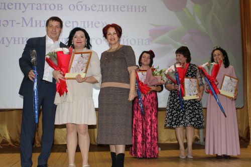 В Азнакаево состоялся конкурс «Я – женщина!» с участием женщин- депутатов