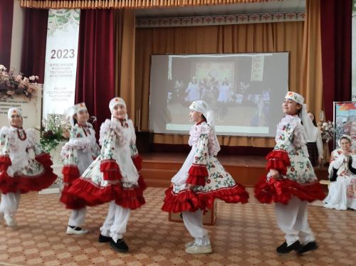 В честь Международного женского праздника в гимназии города прошла очень теплая, приятная встреча
