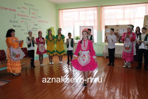 В Азнакаевском лицее прошел бал