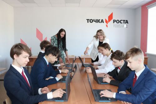 Азнакай активистлары “Усеш ноктасы”нда космоска да “очты”