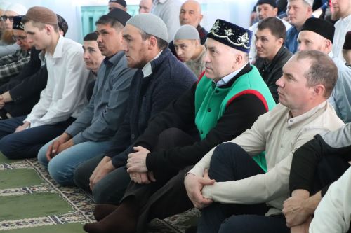 Во всех мечетях Азнакаевского района прошли праздничные богослужения в честь Ураза-байрам