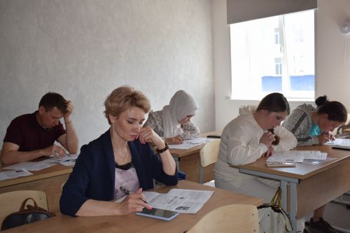 Азнакаевцы написали диктант Победы