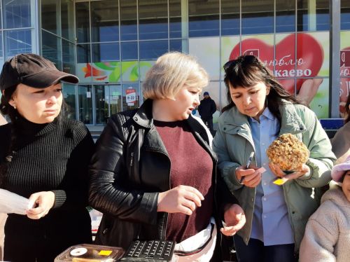 В Азнакаево прошла благотворительная ярмарка "Твори добро"