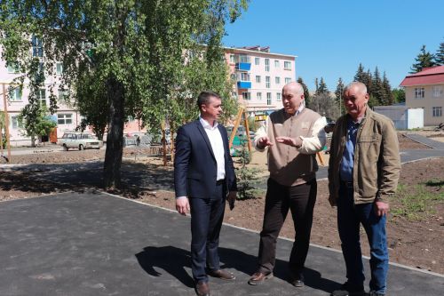 В Азнакаевском районе в этом году отремонтируют 34 двора
