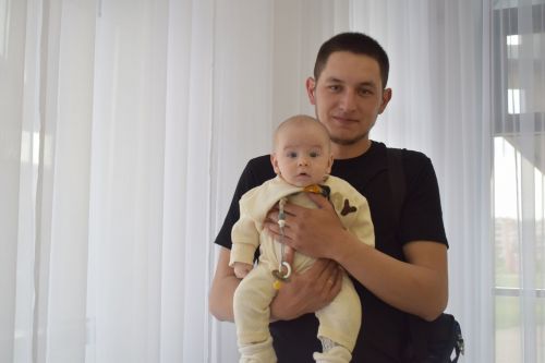 Глава района Марсель Шайдуллин поздравил с Днем семьи азнакаевцев, у которых в этом году произошло пополнение в семье