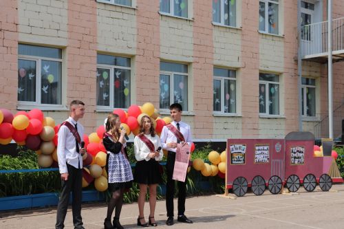 Азнакай мәктәпләрендә соңгы кыңгырау чыңлады