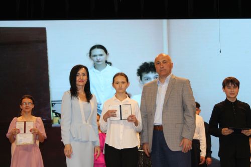 В Азнакаевской детской школе искусств прошёл выпускной вечер
