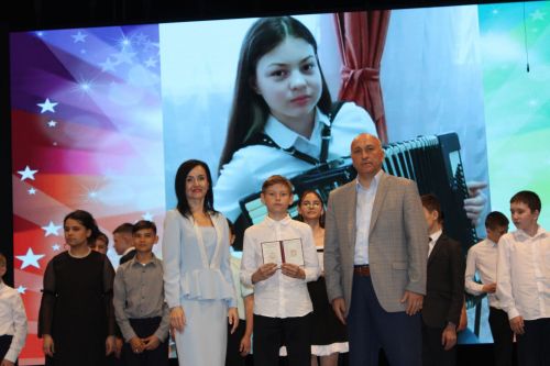 В Азнакаевской детской школе искусств прошёл выпускной вечер