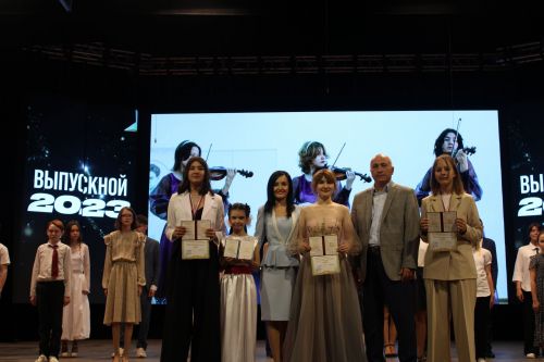 В Азнакаевской детской школе искусств прошёл выпускной вечер