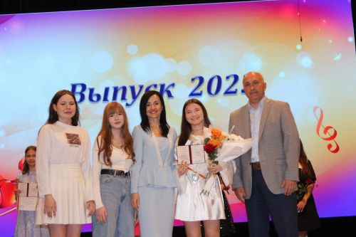 В Азнакаевской детской школе искусств прошёл выпускной вечер