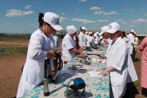 В Азнакаево соревновались доярки и технологи