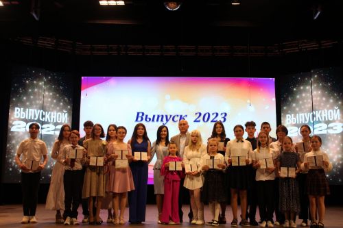 В Азнакаевской детской школе искусств прошёл выпускной вечер