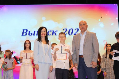 В Азнакаевской детской школе искусств прошёл выпускной вечер