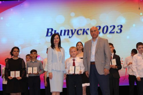 В Азнакаевской детской школе искусств прошёл выпускной вечер